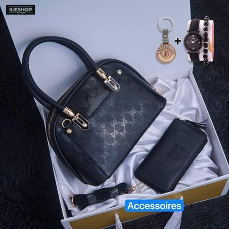 باك جديد😍 يتكون من5  قطع صاك +بوشيط  +ساعة +براسلي