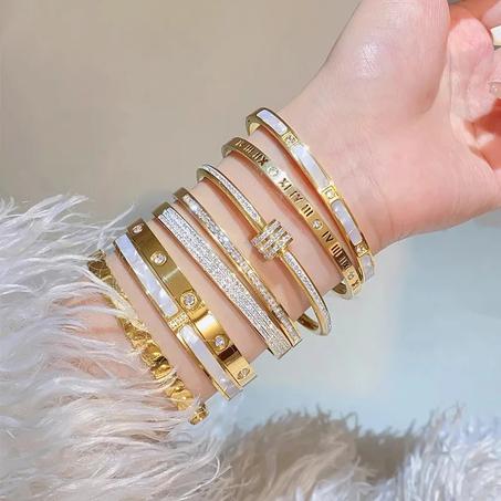 Bracelets // كورميط