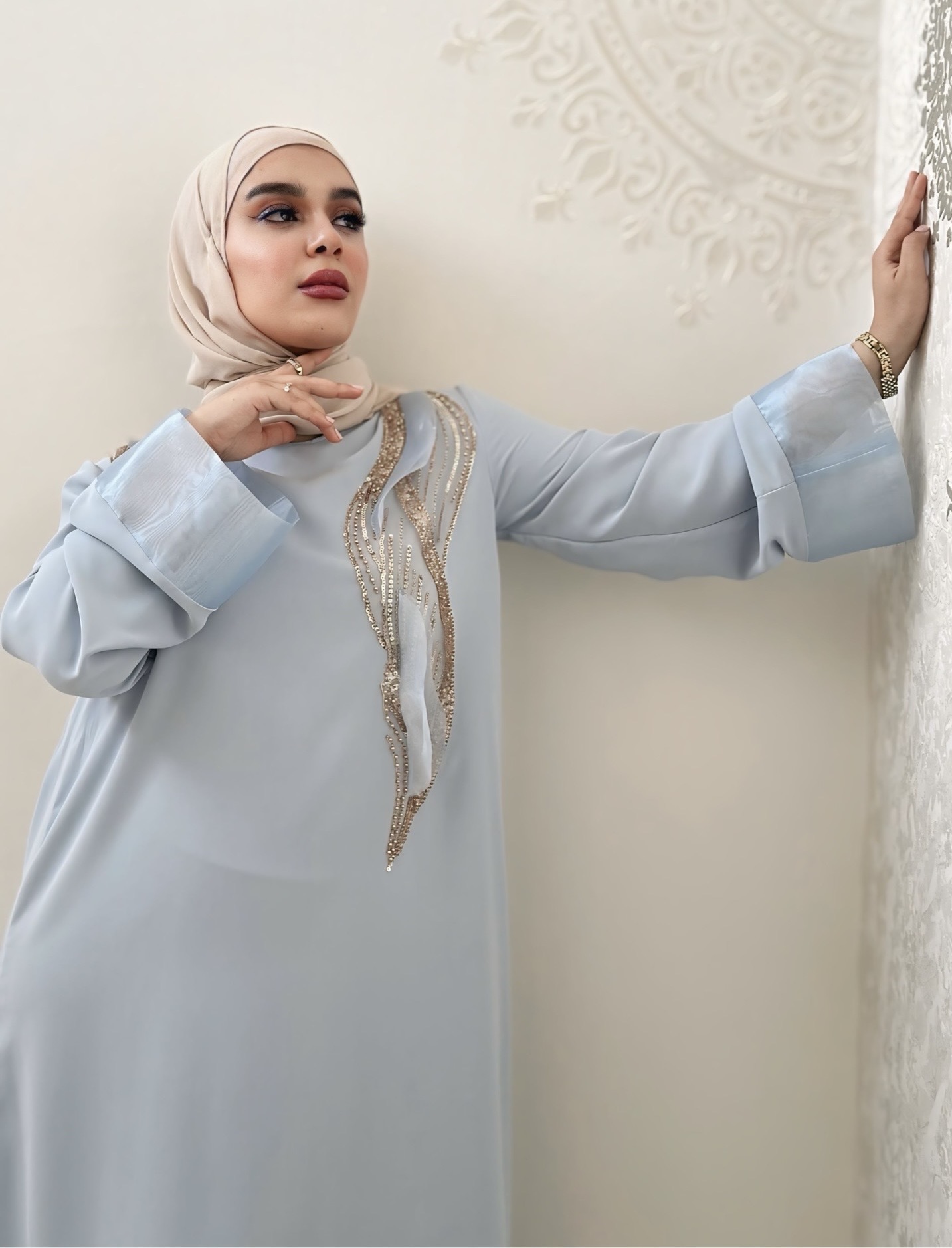عباية أزرق سماوي مع أكمام اورغنزا