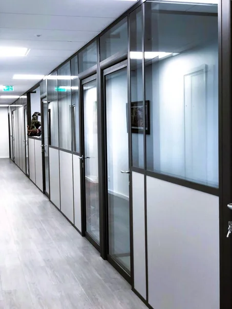 Les cloisons amovibles semi vitrée