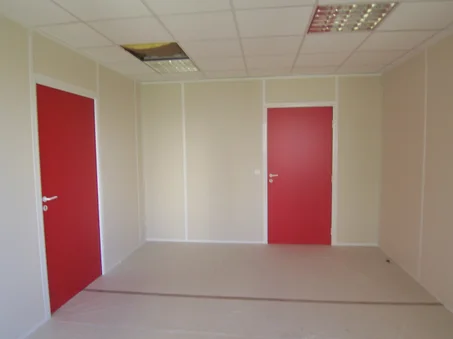 Les cloisons pleines toute hauteur aluminium et bois