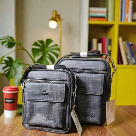 شنطة كروس لاكوست الحجم الكبير Lacost