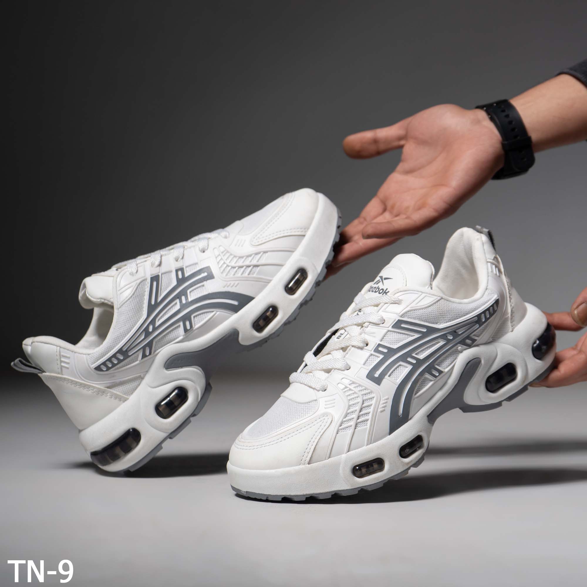 reebok tn