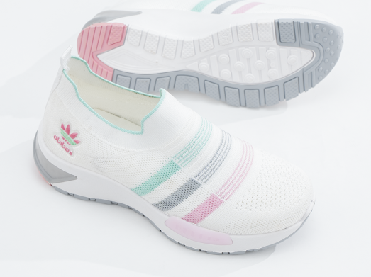 adidas. بدون رباط