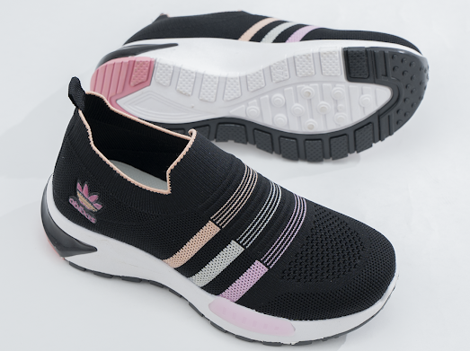 adidas. بدون رباط