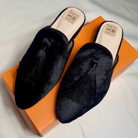 Mules en velour et denim avec pompon