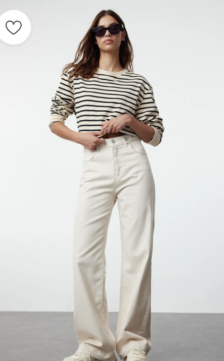 ملابس نسائية