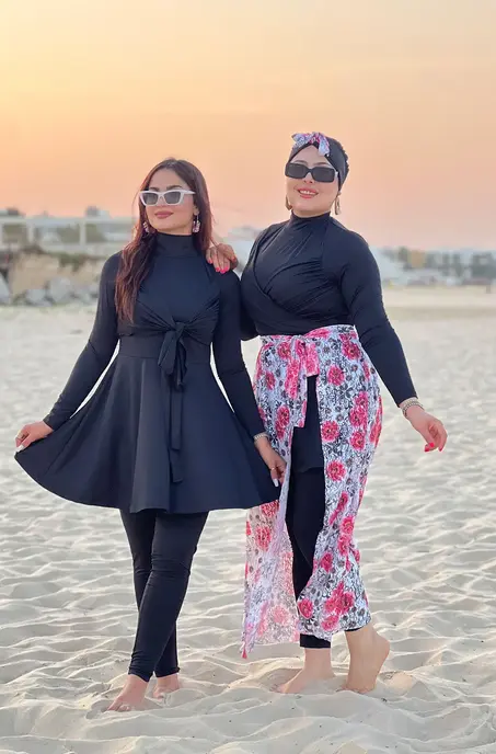 ملابس السباحة