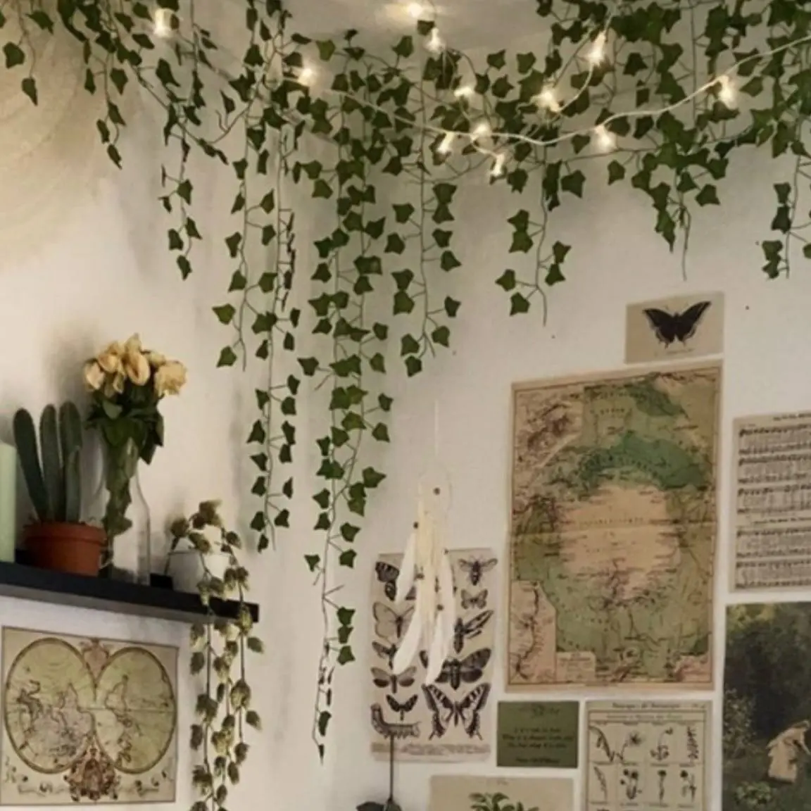 لويا شبه حقيقية بالأوراق الخضراء