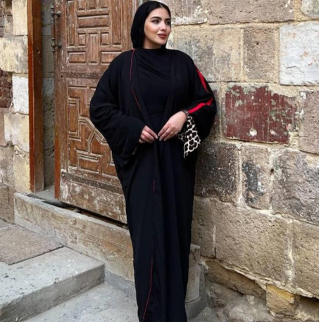 عباية لمسة الفاخرة