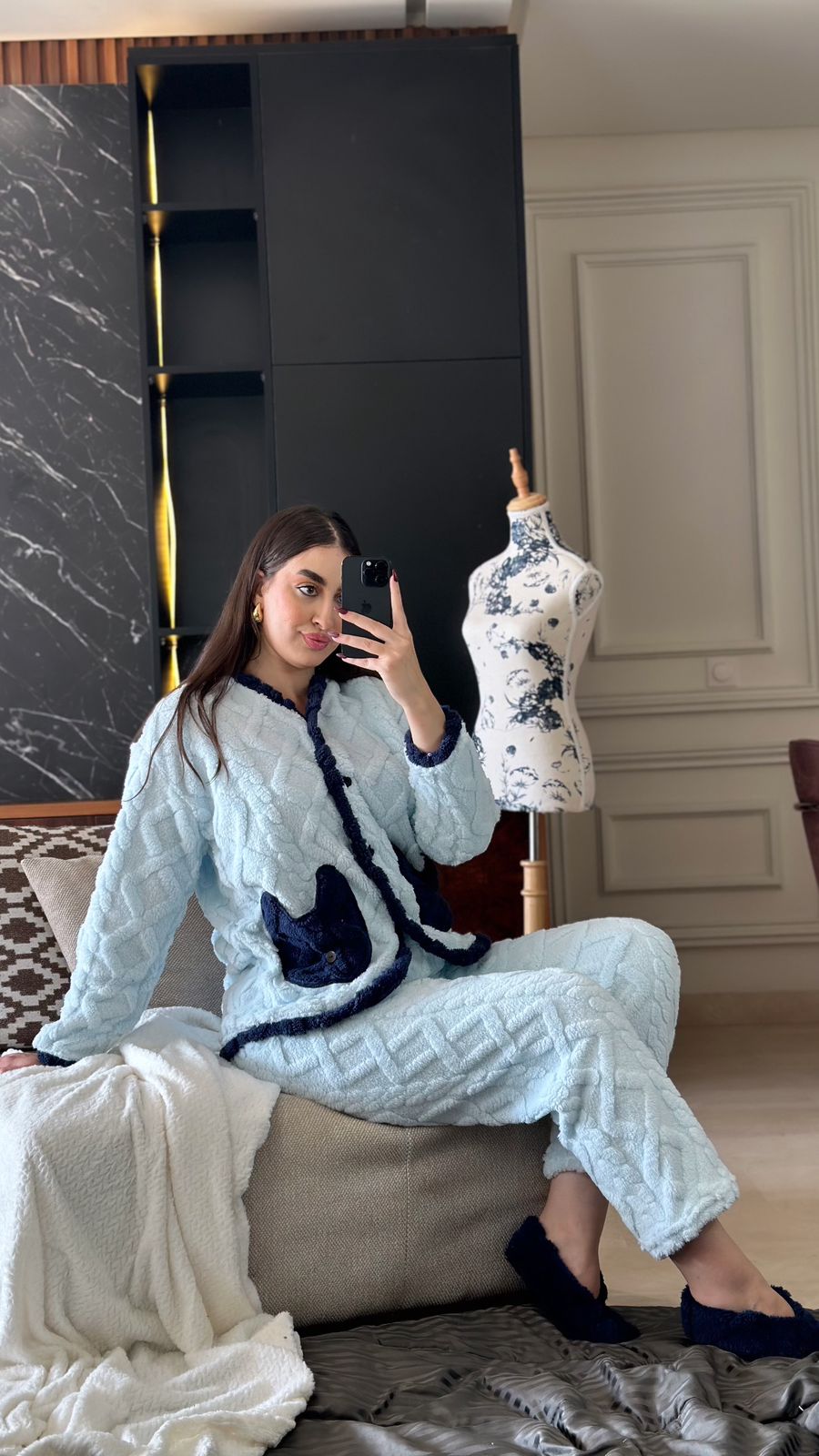 Nouveautés 2025 chez Mimi Style😍 Pyjama 3 pièces en fourrure ultra-douce avec chaussettes assorties🎁