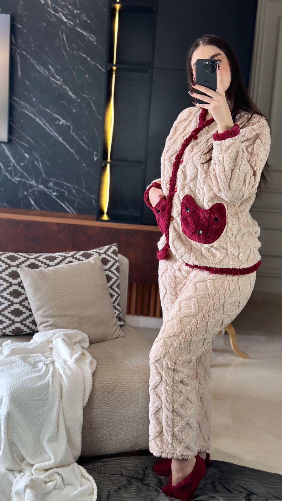 Nouveautés 2025 chez Mimi Style😍 Pyjama 3 pièces en fourrure ultra-douce avec chaussettes assorties🎁