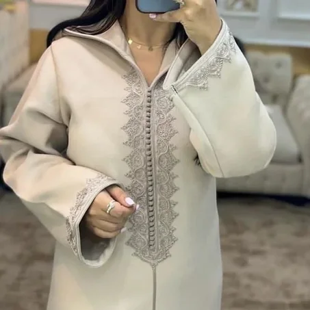 ملابس نسائية