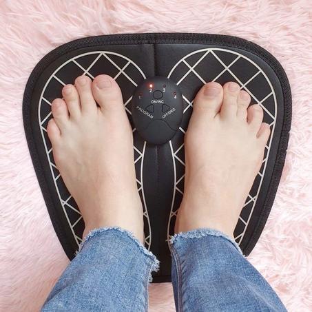 بساط تدليك القدمين وتخفيف ألَــم الارجل والأوجَــاع.