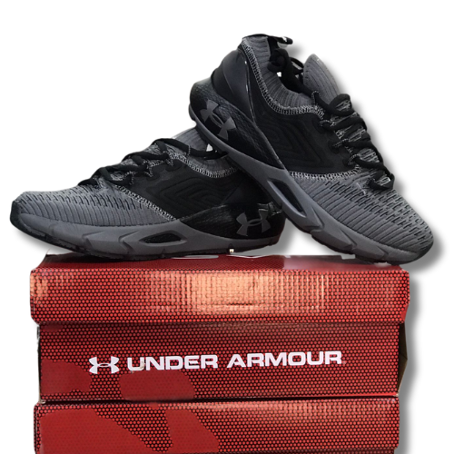 أحذية رياضية من Under Armour