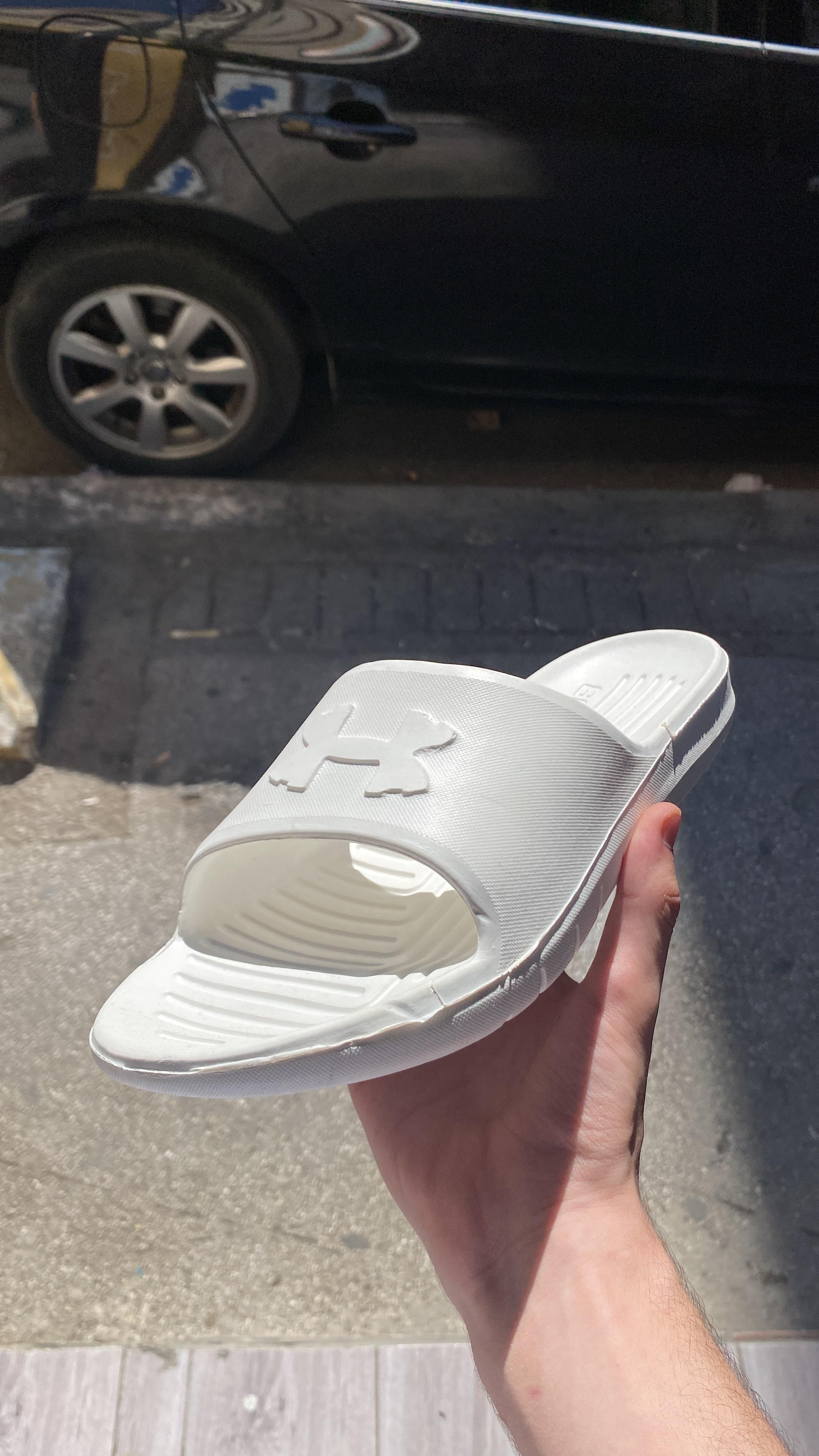 نعال  من Under Armour بتصميم ومريح