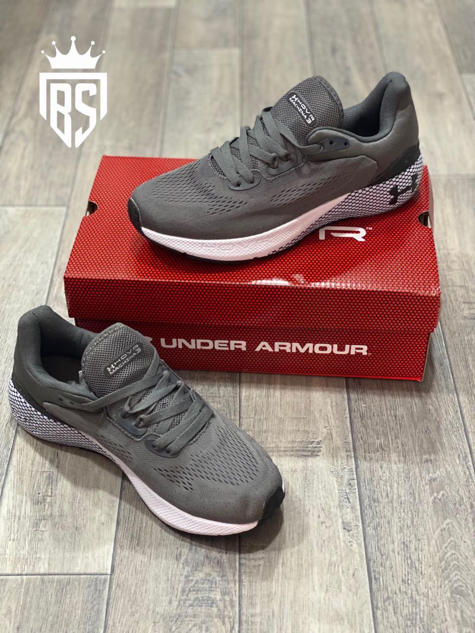 أحذية رياضية من Under Armour