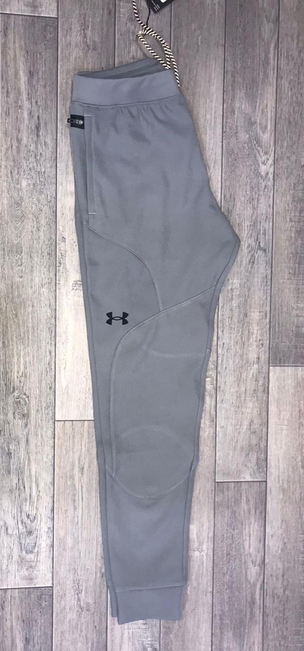 سروال من UNDER ARMOUR