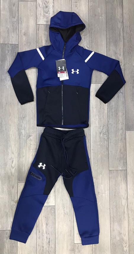 طقم رياضي من UNDER ARMOUR