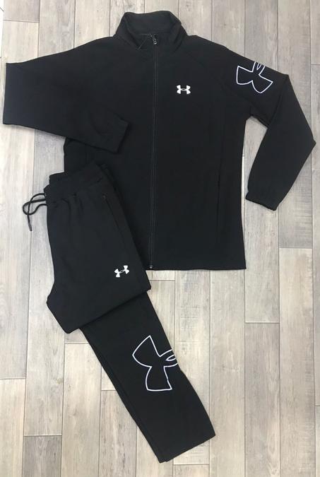 طقم رياضي بغطاء رأس من Under Armour