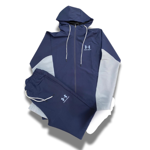 طقم رياضي  بغطاء رأس من  Under Armour