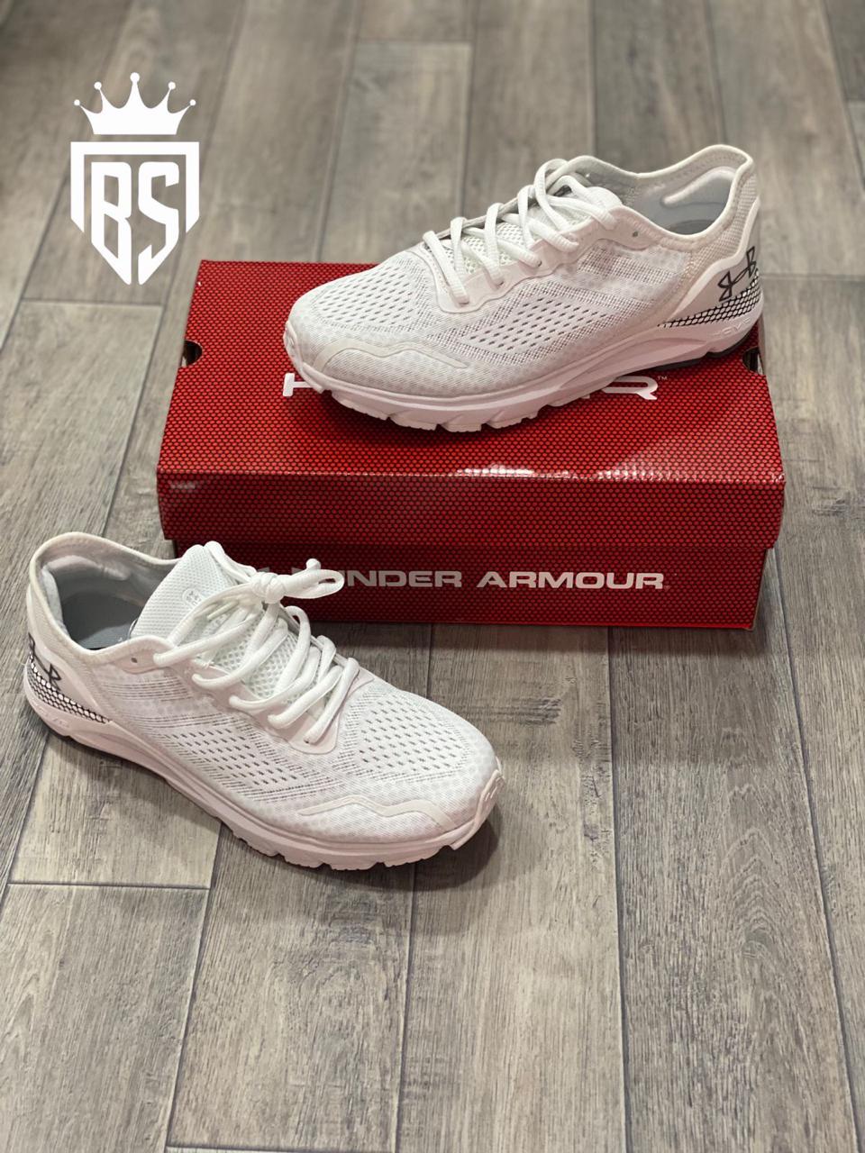 أحذية رياضية من Under Armour