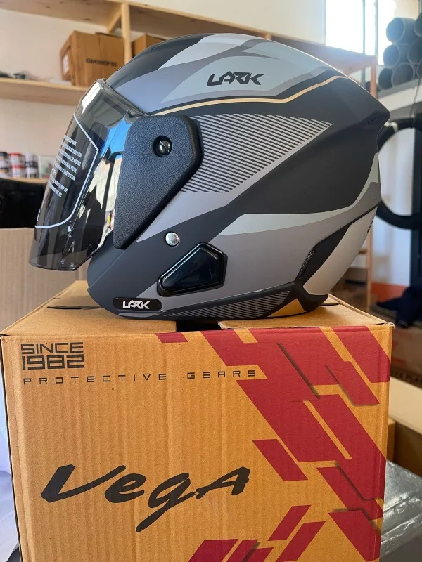 خوذة دراجات نارية عالية الجودة