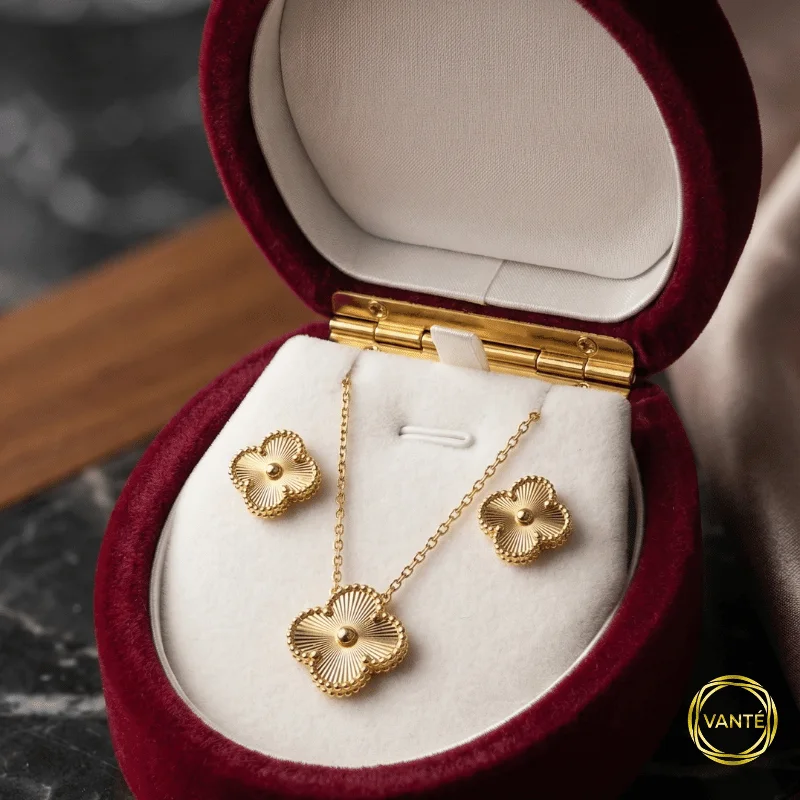 Vanté Golden Flower Necklace & Earrings