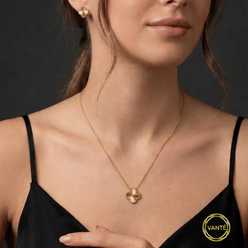 Vanté Golden Flower Necklace & Earrings