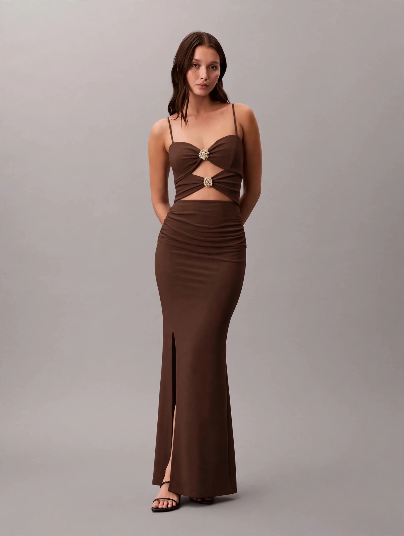 Robe-cut-out