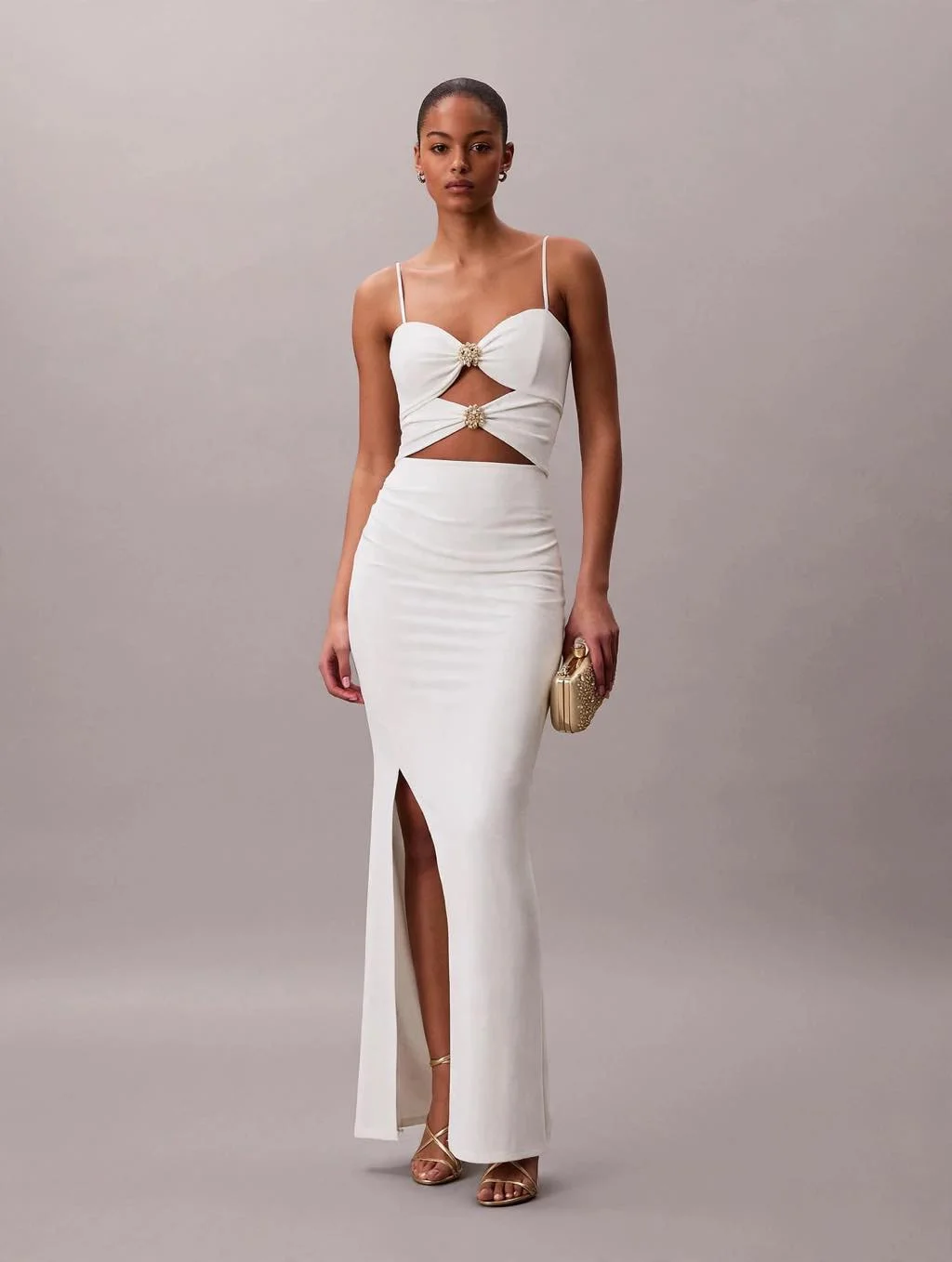 Robe-cut-out