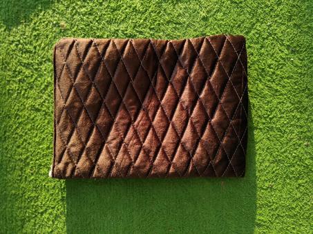 محفظة مطروزة واسفنجية من الداخل متعدد الاستعمالات