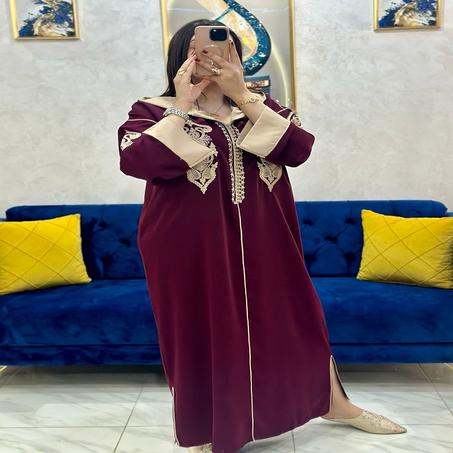 جلابة مخزانية مطروزة بالعقاد
