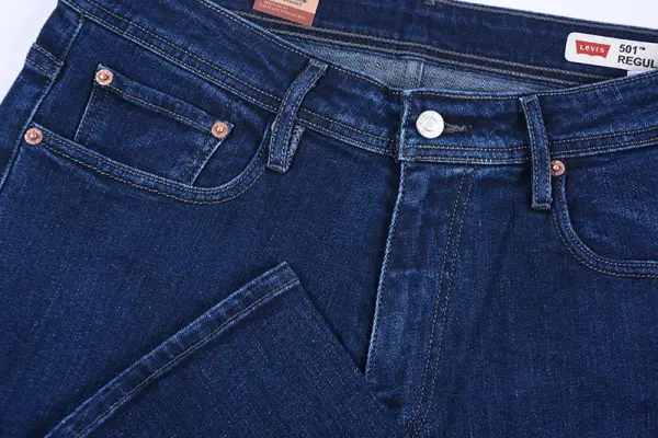 Jean Levi’s Coupe Normal Ref-LV34431 ( Bleu foncé )