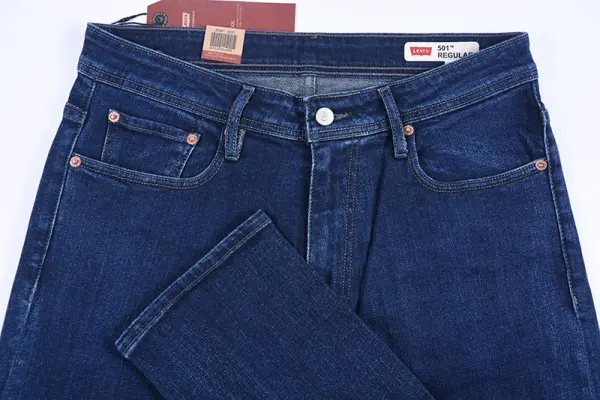Jean Levi’s Coupe Normal Ref-LV34431 ( Bleu foncé )