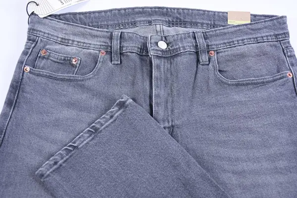 Jean Levi’s Coupe Normal Ref-LV34431 ( Gris )