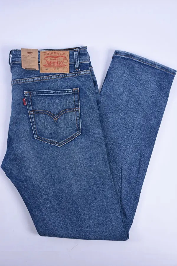 Jean Levi’s Coupe Normal ref-LS11810 ( Bleu Delavé )