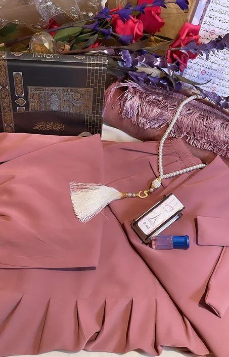 طقم صلاة ب "عباية تركية"