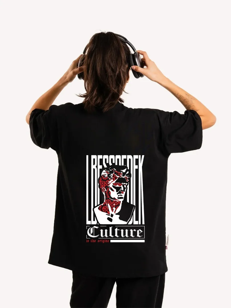 Black t-shirt oversized with Moroccan zellige patterns