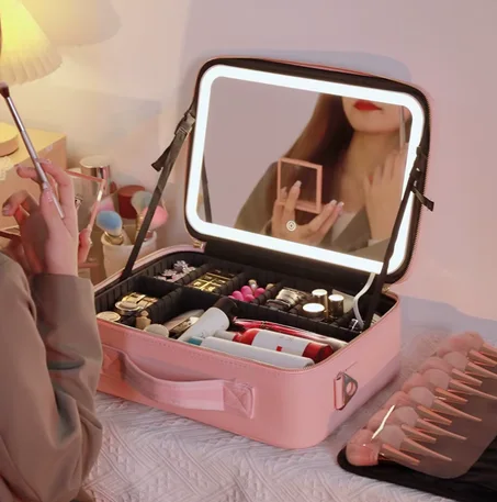 حقيبة مكياج راقية بإضاءة LED – المراية لي تحتاجيها في أي مكان