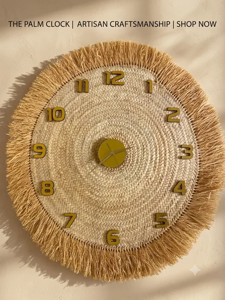 Horloge murale ornée avec halfa  naturel.