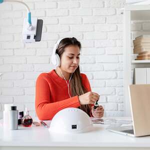 بدء مشروعك الخاص في مجال تجميل الأظافر: من أين تبدأ؟