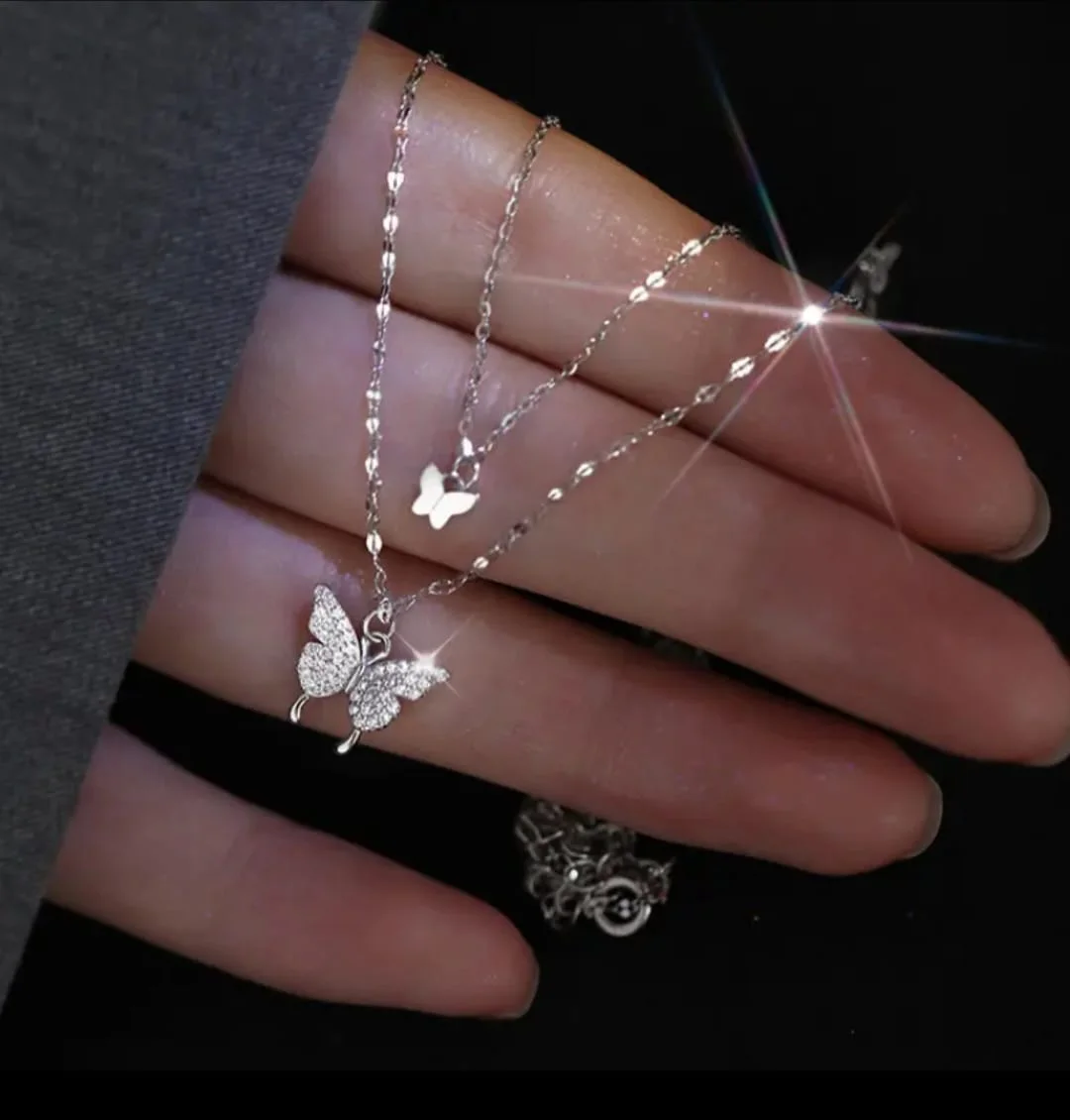 قلادة الفراشة الكرستالية