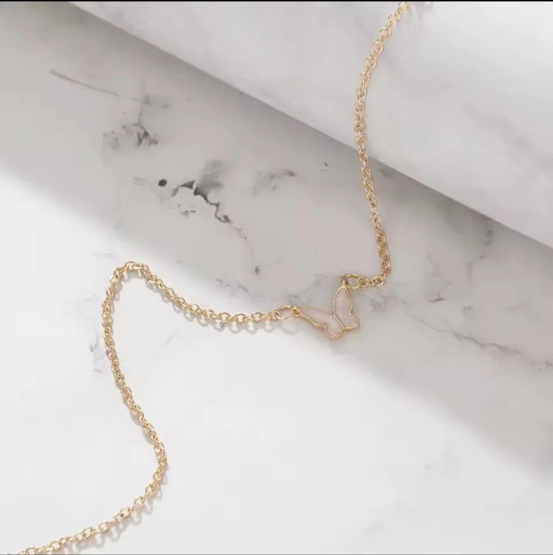 الفراشة الكرستالية