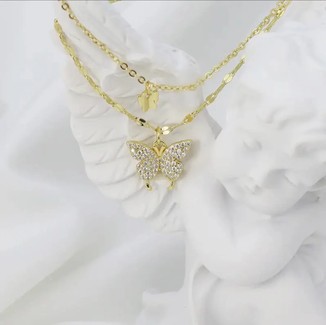 فراشة بيضاء