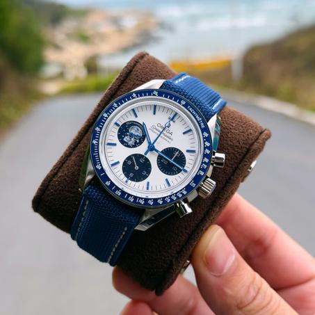 OMEGA Speedmaster Moonwatch