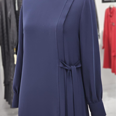 فستان طويل محتشم –Robe longue modeste en tissu crêpe