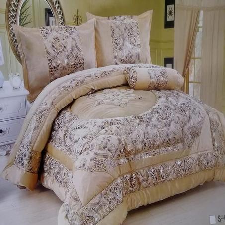 🛏️ Colcha Acolchada de Lujo con Bordado Floral Dorado - MODELO ELEGANCIA REAL