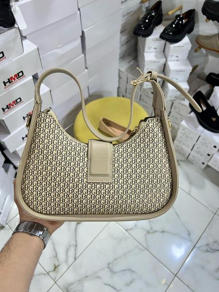 Gucci body bag Beige