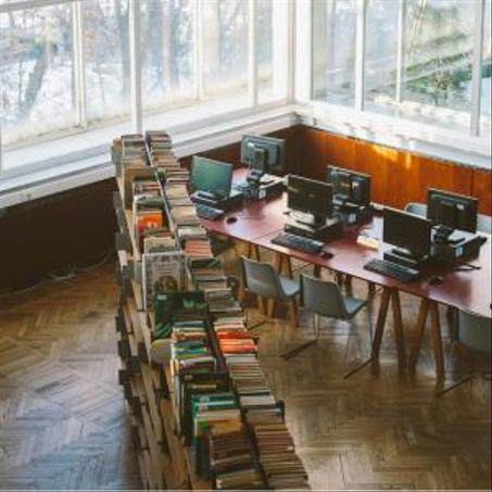 التعليم والدورات التدريبية